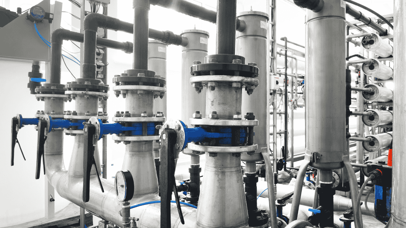 Commercial reverse osmosis system featuring stainless steel filtration and advanced reverse osmosis technology, designed to deliver purified water for business applications in the USA, including hydroponics and produce processing, with scalable reverse osmosis systems and osmosis system features available upon request.